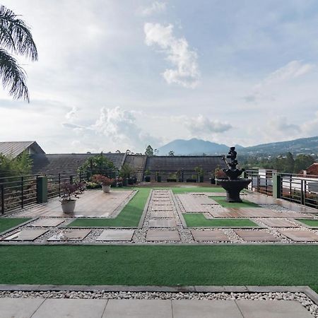 Samakta Guest House Lembang Esterno foto