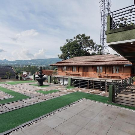 Samakta Guest House Lembang Esterno foto
