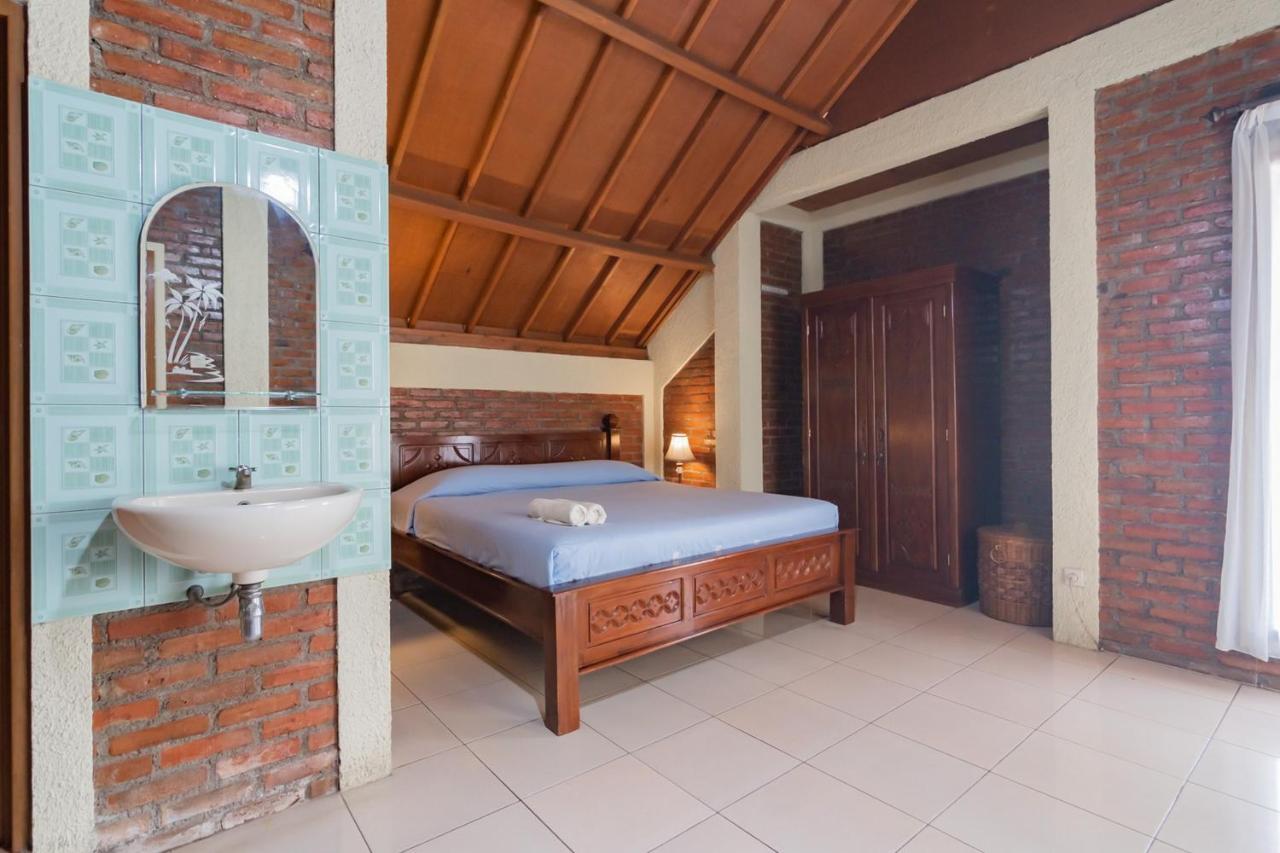 Samakta Guest House Lembang Esterno foto