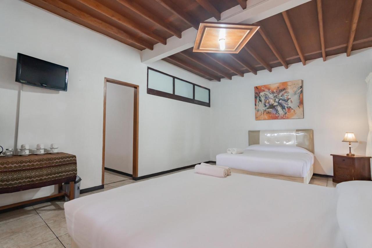 Samakta Guest House Lembang Esterno foto