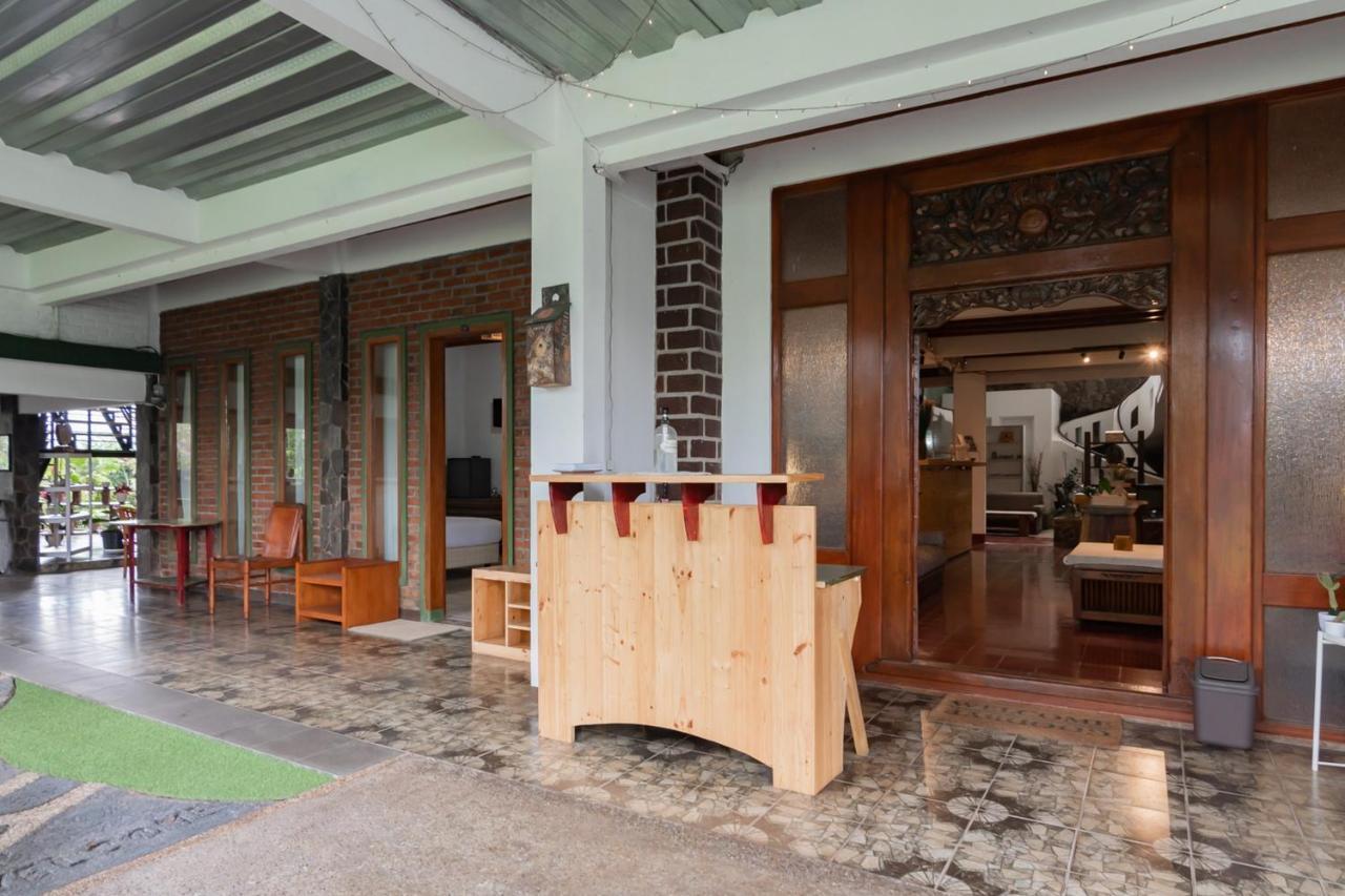 Samakta Guest House Lembang Esterno foto